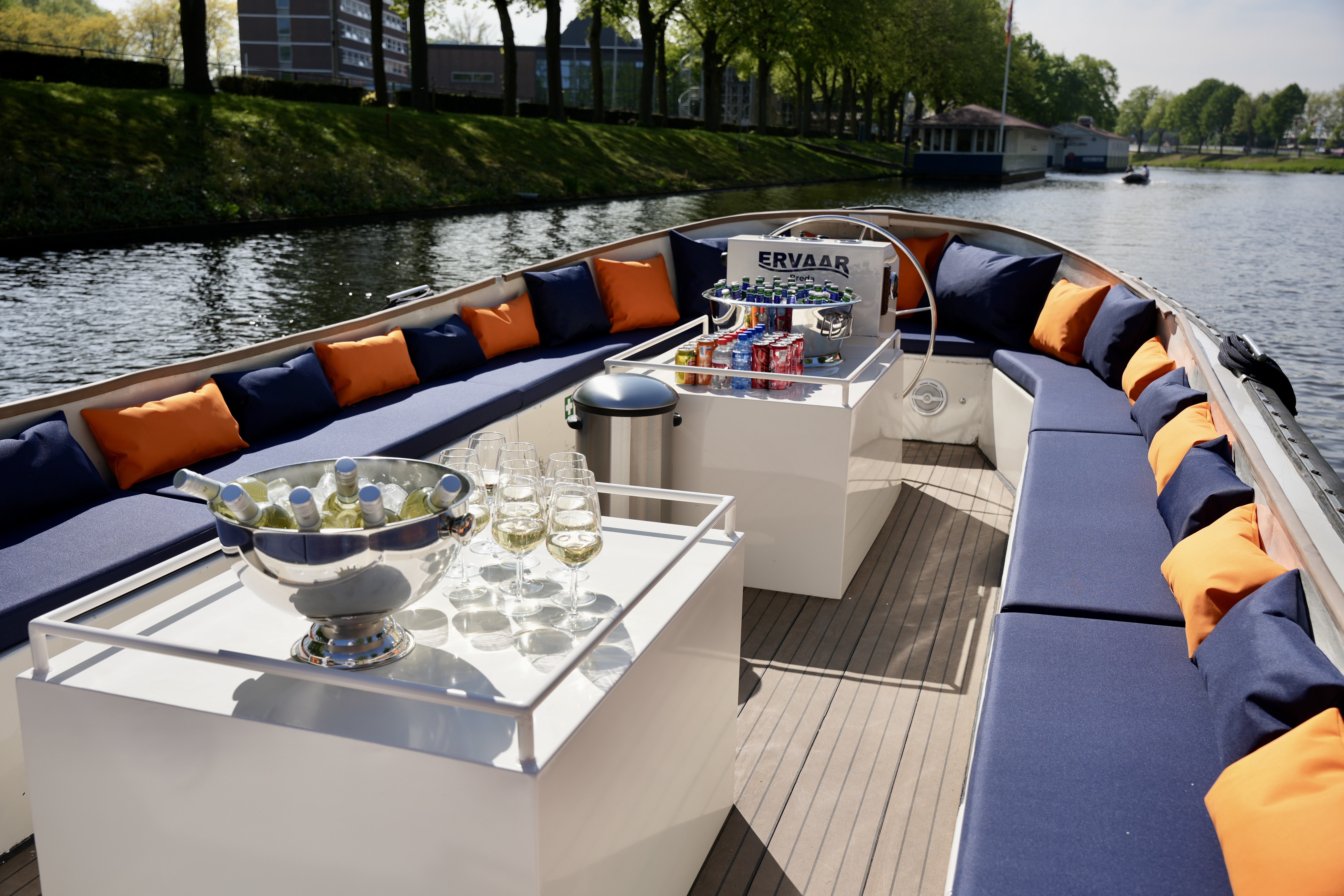 Vrijgezellenfeest op rondvaartboot in Breda, Ervaar Breda