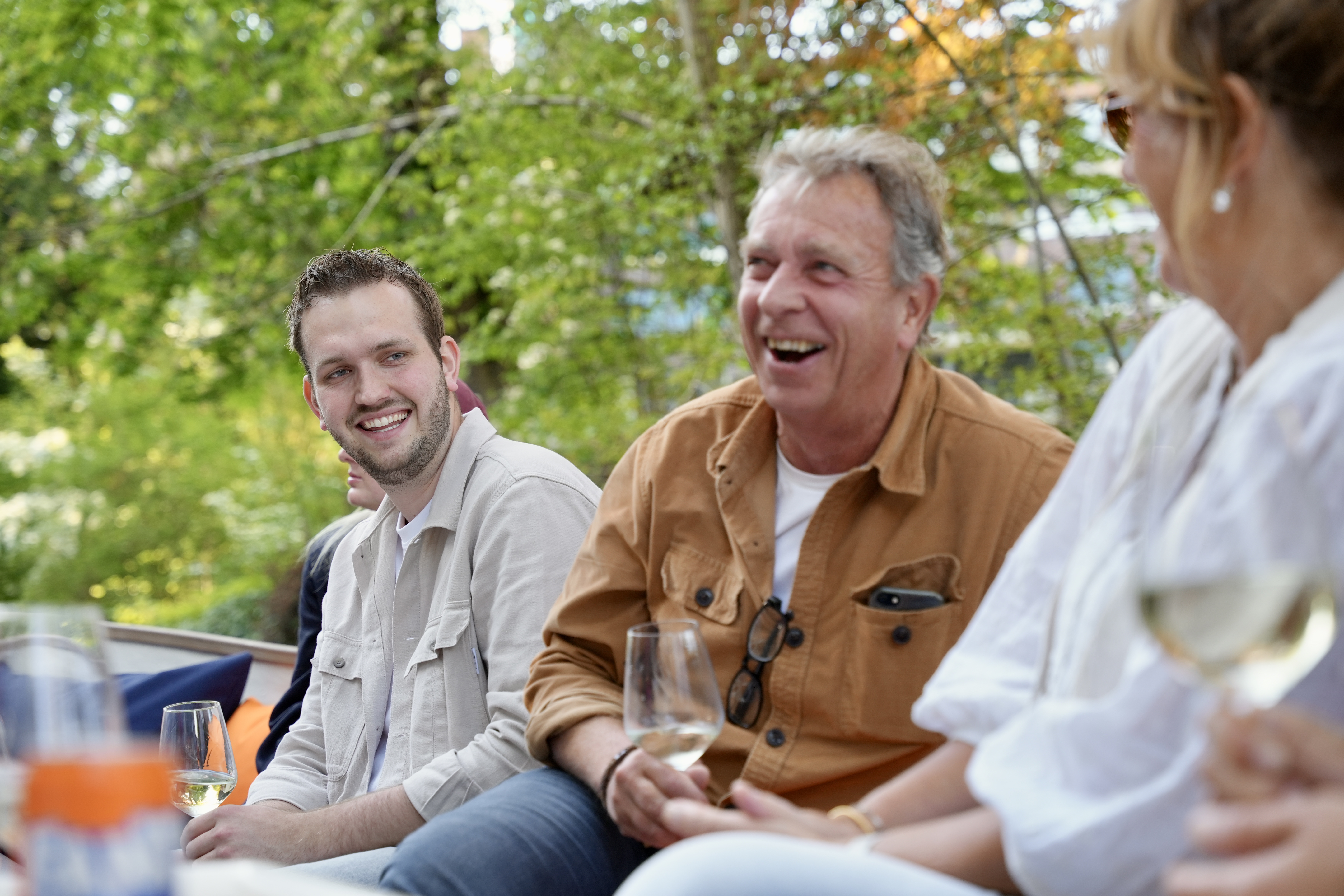 Rondvaartboot in Breda met passagiers tijdens tocht over de historische singels